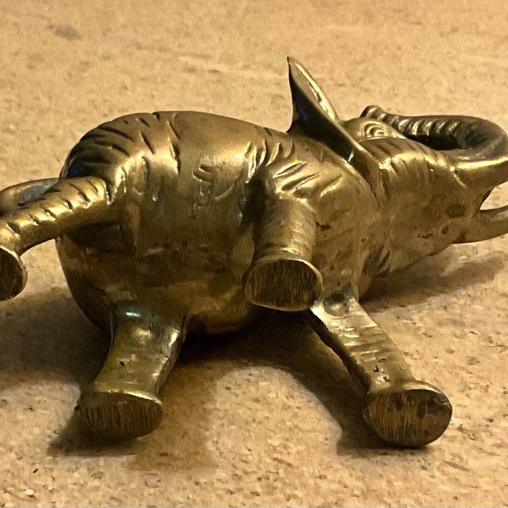 Vintage Brass Elephant Figurine With Trunk Raised For Good Luck - Picture 4 of 4